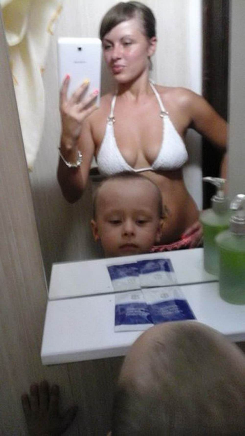 Sexy Mom Selfie Fail