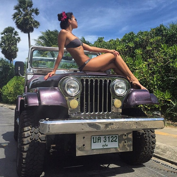 Ladies love Jeeps