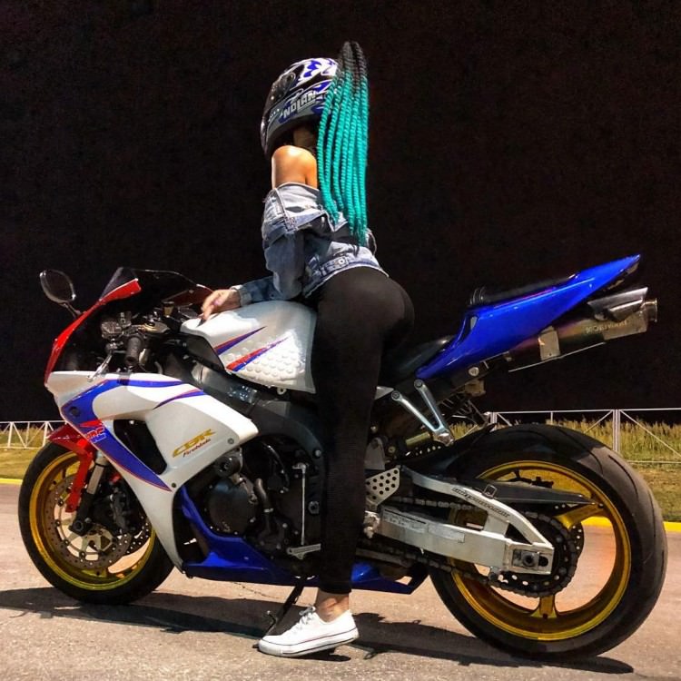 Girls who love Bikes