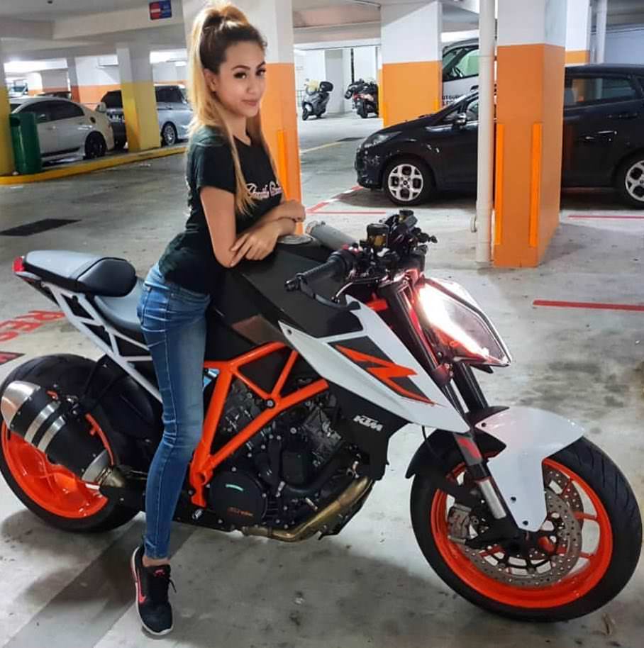 Girls love Bikes