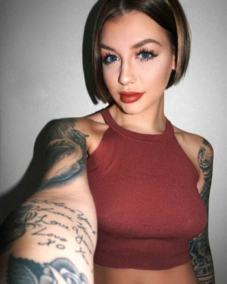 Girls with nice tattoos