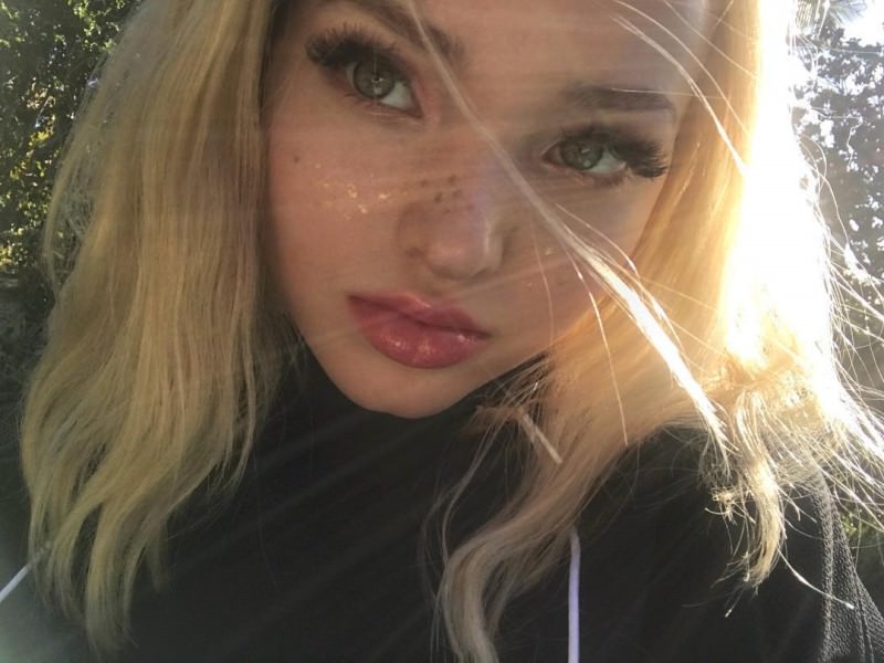 Dove Cameron