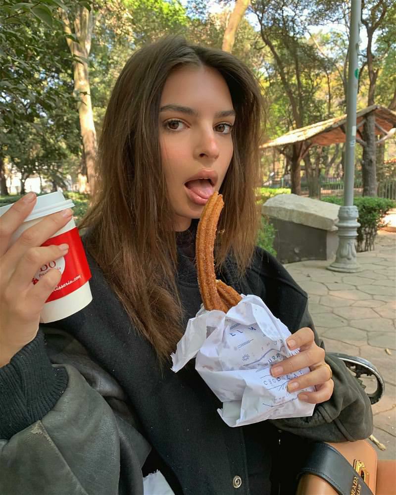 Emily Ratajkowski GIFDUMP